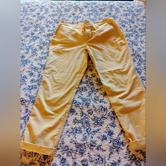 Yellow Gap girlfriend khaki pants - Picture 2 of 11